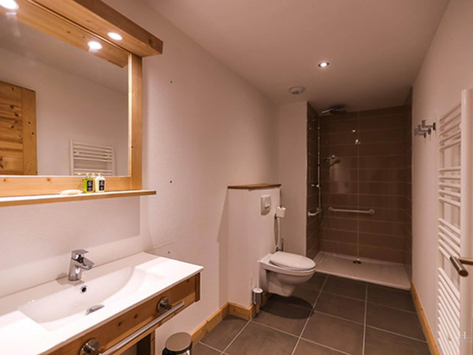 Bathroom 3, Apartment in Combloux With Mont Blanc Views, Haute-Savoie