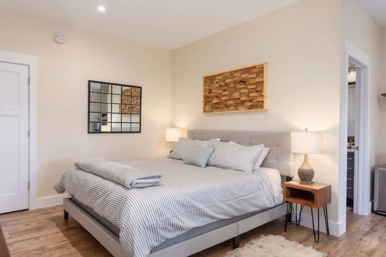 Room 3, Eco-luxe 1bdr w Patio Free Tix Near Biltmore, Buncombe