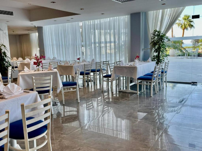 Food & Drinks 5, Porto Sokhna Hotel, 'Ataqah