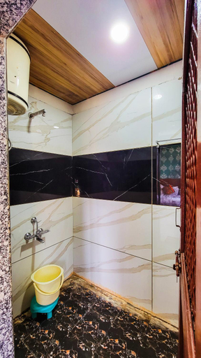Bathroom 5, Rudraksh Inn, Sirohi