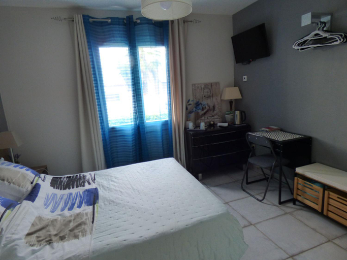 Bedroom 4, Les Amandiers, Hérault