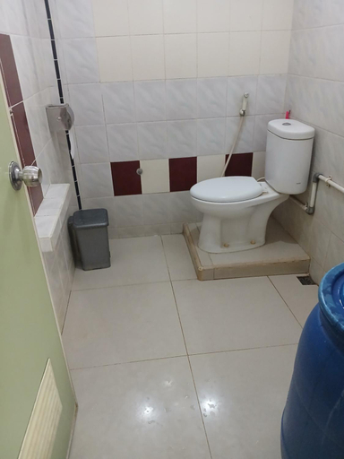 Bathroom, K77 Backpackers - Jungle Tours, Medan
