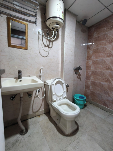 Bathroom 4, Hotel White Stone near Anand Vihar, Delhi