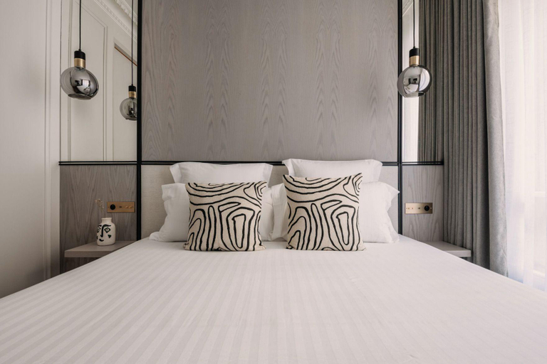 Bedroom 5, HIGHSTAY - Luxury Serviced Apartments - Centre Pompidou Museum, Paris