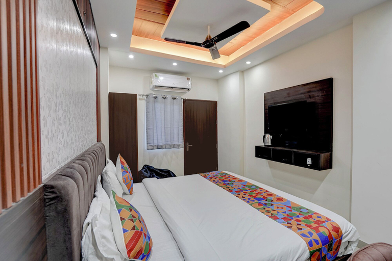 Room 4, Fabhotel Ivory Loft, Gautam Buddha Nagar