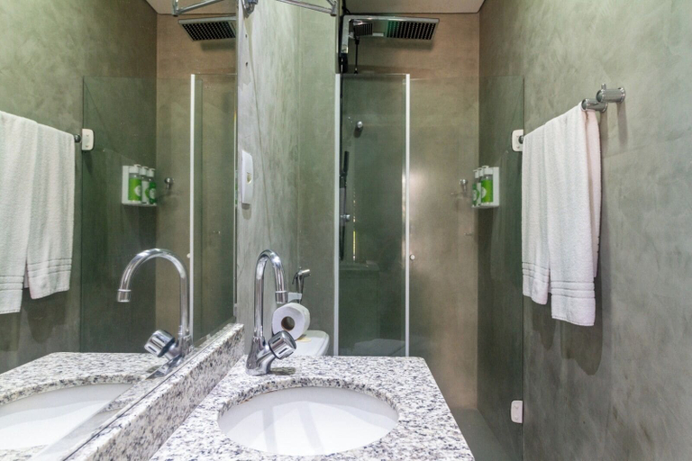 Bathroom, by Standard Suítes-Higienopolis, São Paulo