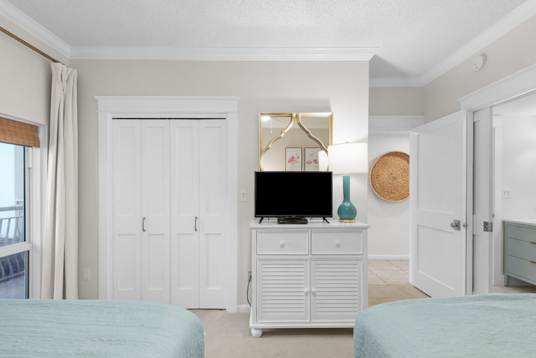 Bedroom 3, 1st Floor Gulf Side- Lagoon Pool- Beach Chair Setup, Walton