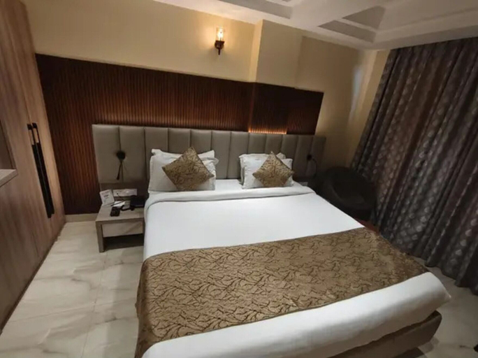 Room 2, Fabhotel Vishwam Residency, Varanasi