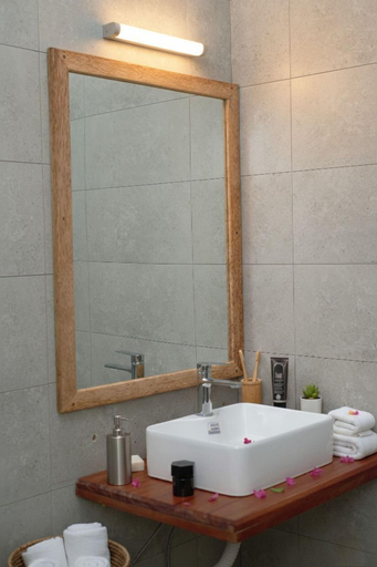 Bathroom 4, Nungwi Turtle Cave resort, Kaskazini 'A'