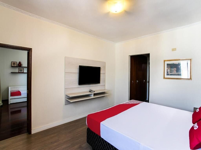 Room 3, Carlton Plaza Americana, Americana