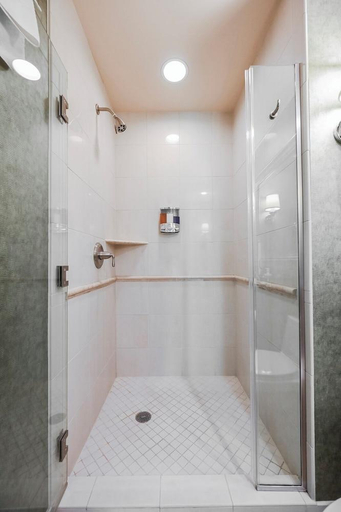 Bathroom 4, DELUXE SUITES AT MGM SIGNATURE., Clark