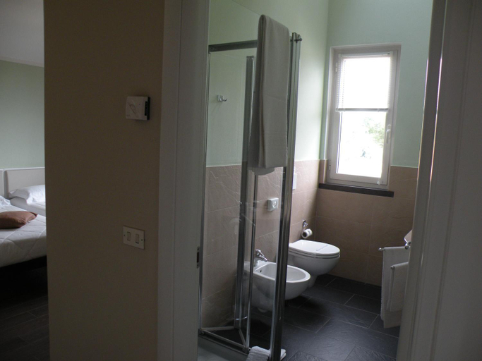 Bathroom 2, Relais b& Le Rondinelle, Livorno