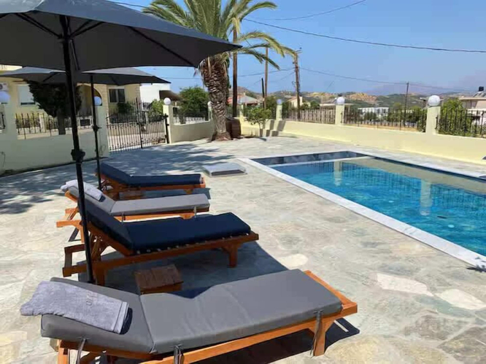Room 4, Creta Leisure Escape Private Pool Garden Oasis, Faistos
