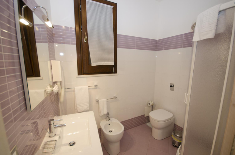 Bathroom 4, Beb Coppola, Trapani