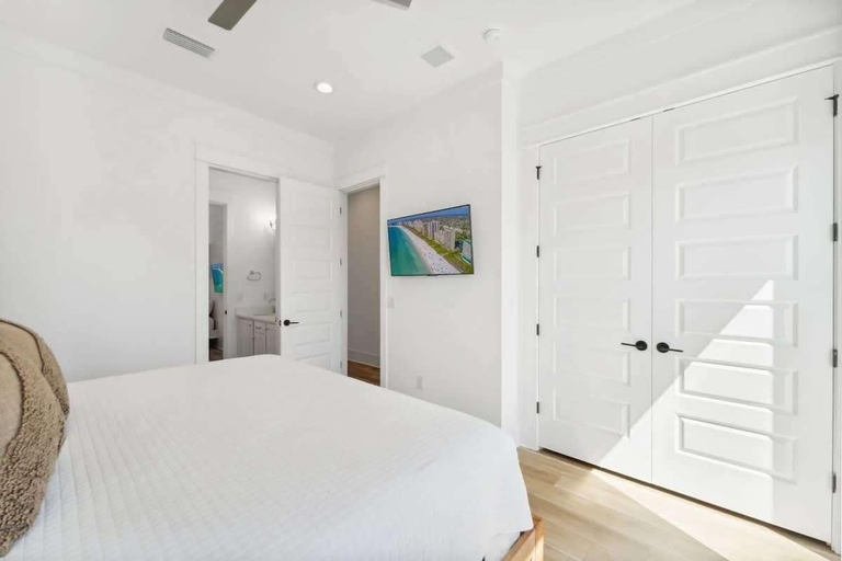 Room 3, Hidden Palms 7BR W Poll Billiard and Near Beach, Walton