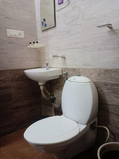 Bathroom 2, Swapna Home Suites, Ernakulam