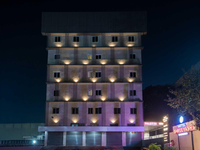 Entrance 4, Townhouse Baner Street, Pune