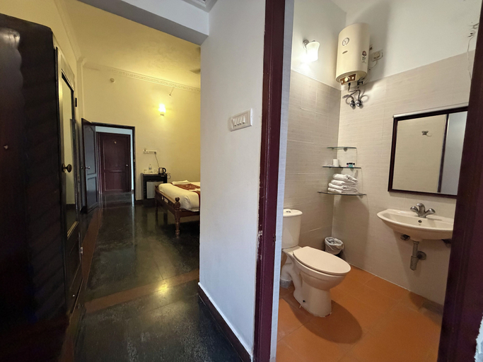 Bathroom 4, Bon Sejour, Puducherry