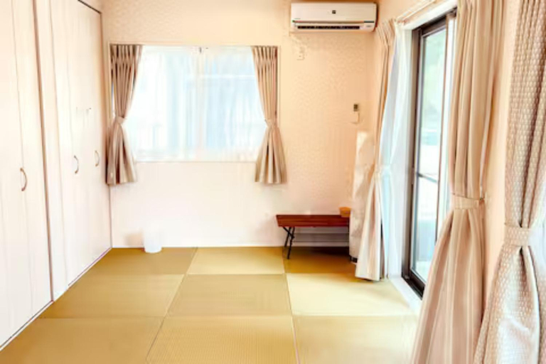 Bedroom 2, Blue Ocean, Onna