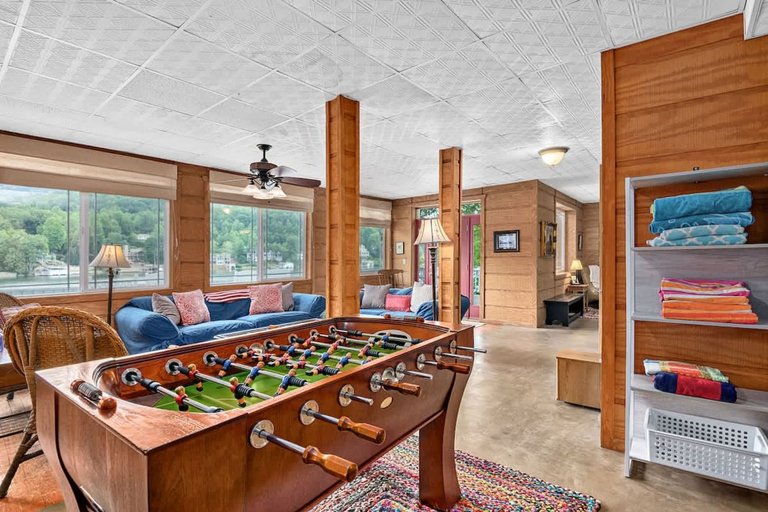 Room 5, Lakeside 4BR Mountain Views Firepit Game Room, Rutherford
