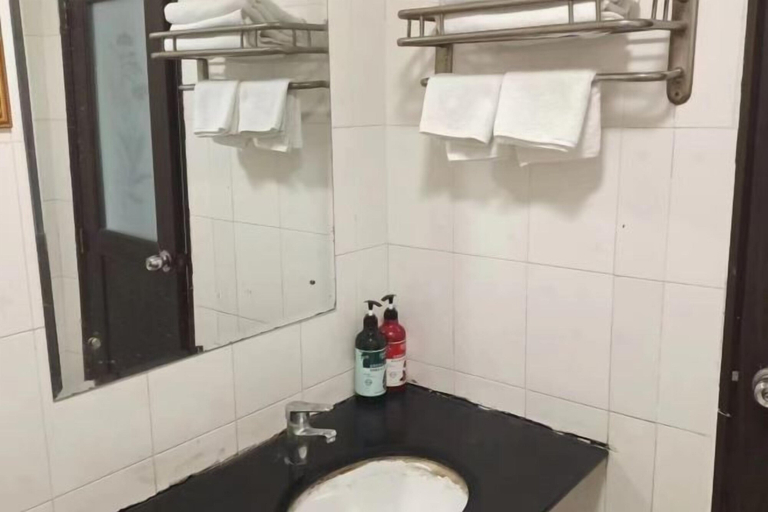 Bathroom 4, Xinhui Hotel, Guangzhou