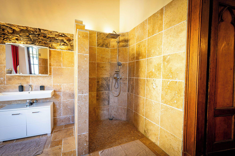 Bathroom 2, Schloss Arenfels, Neuwied