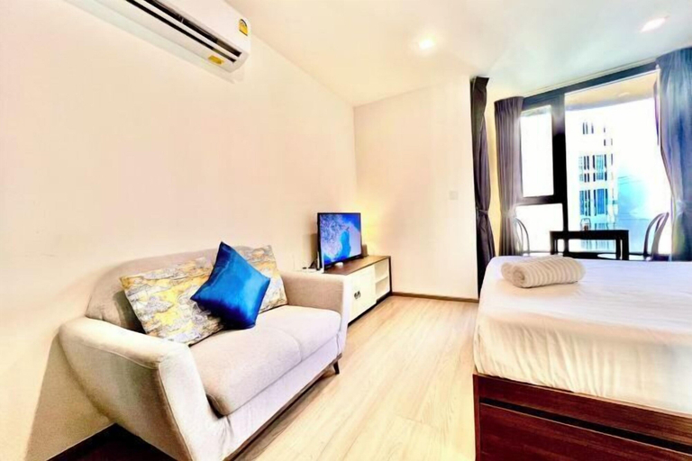 Room 5, The Base Central Condominium, Pulau Phuket