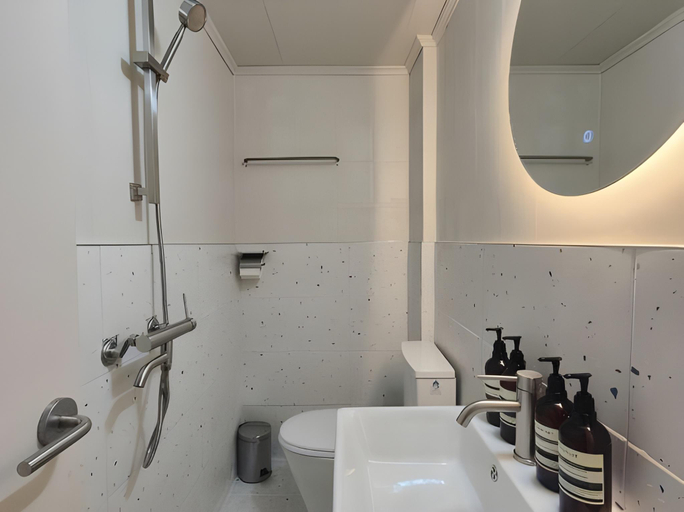 Bathroom 5, AnOn hostel, Eun-pyeong