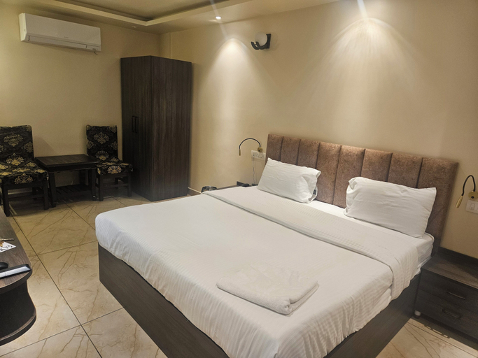 Room 2, Shahenshah Hotel, Kaushambi
