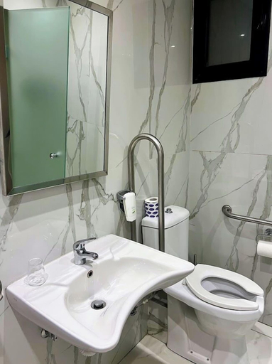 Bathroom 4, Hotel Rotonda, Central Macedonia