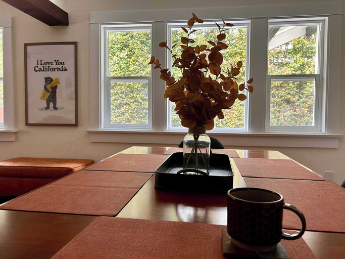 Dining 3, Charming Craftsman - Beach Close, Los Angeles