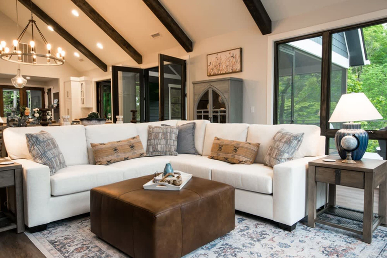 Room 3, Epic 5BR w Double Living Areas On Lake Lure, Rutherford