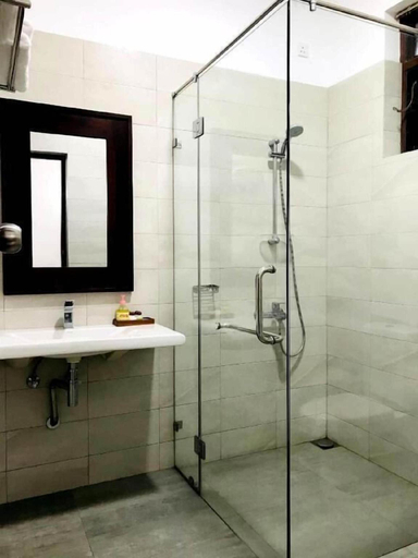 Bathroom 2, Siluni's Villa, N. Palatha East