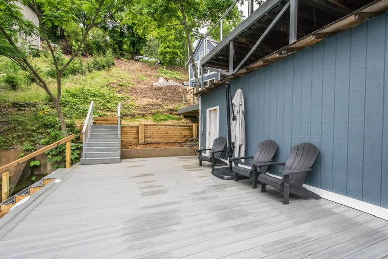 Room 4, Epic 5BR w Double Living Areas On Lake Lure, Rutherford