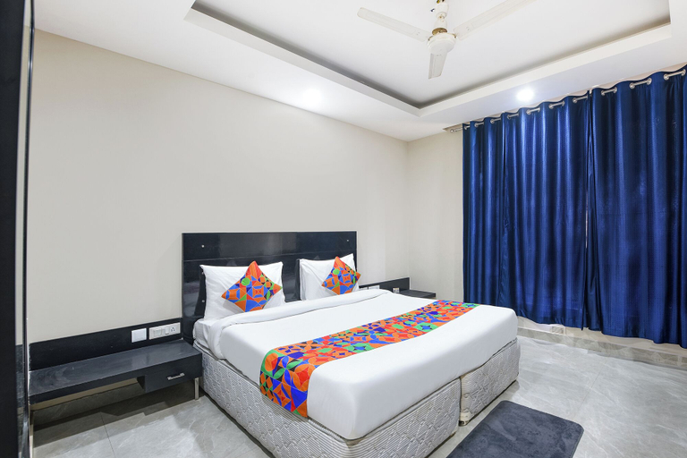 Room 3, FabHotel Giriraj Hospitality - 100 Meters From Narayana Hospital | Gurugram, Gurgaon
