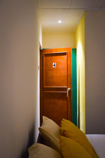 Bedroom 4, Gilbys Eco Bungalow, Nagoda