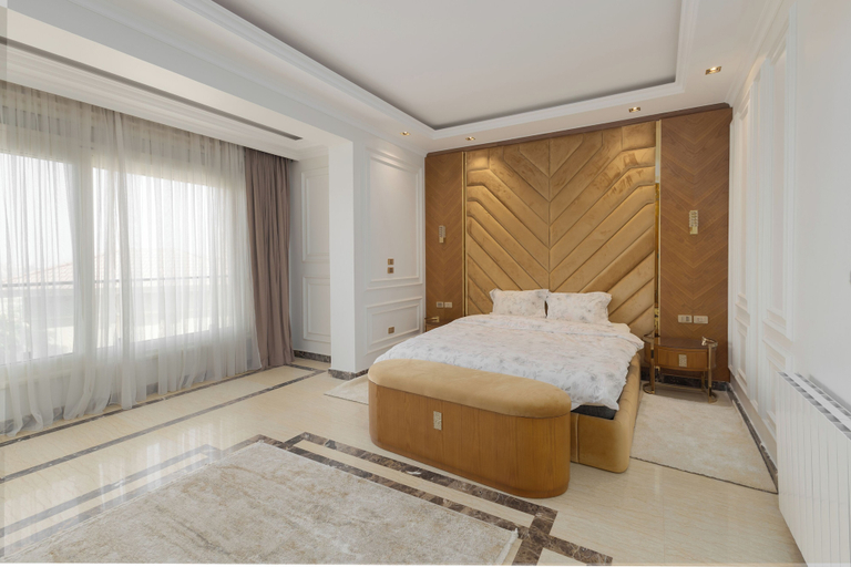 Room 4, ALSAWAH Grand Palace at Sheikh Zayed - 6BR, Pool & Private Garden, Unorganized in Al Jizah