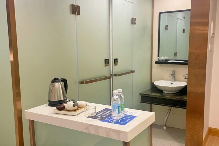 Bathroom 3, Xinhai Hotel, Jiangmen
