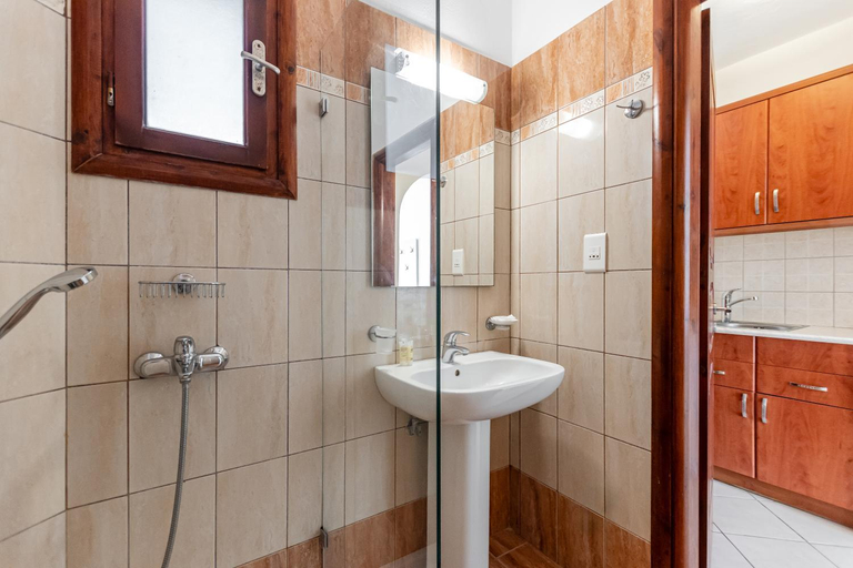 Bathroom 4, Plaka Hotel II, South Aegean