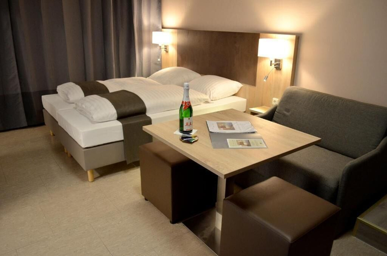Bedroom 4, Hana Aparthotel, Stormarn