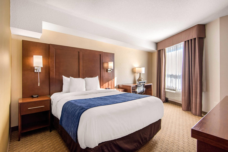 Bedroom 3, Comfort Inn & Suites Medicine Hat, Division No. 1