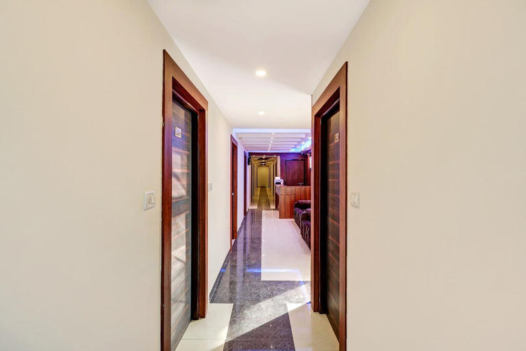 Public Area 2, Hotel O Silver House Near Mantri, Bangalore