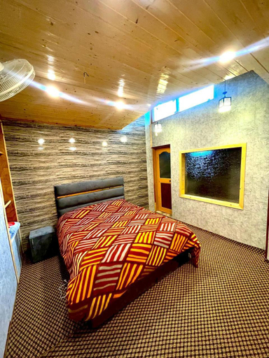 Bedroom 1, Nature's Resort, Srinagar