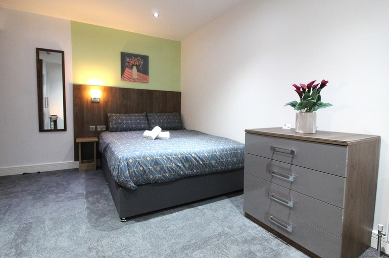 Bedroom 2, Victoria House Deluxe Studios-Coventry City Centre, Coventry