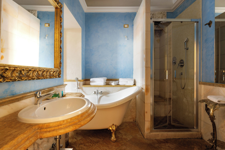 Bathroom 5, ROMANICO PALACE LUXURY HOTEL & SPA, Rome