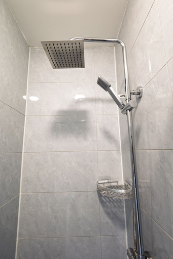 Bathroom 2, Starbeck Micro Hotel, North Yorkshire