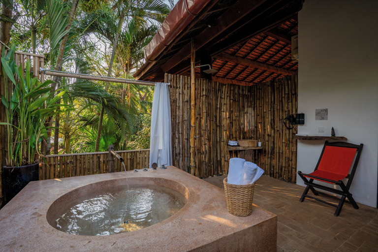 Bathroom 2, Kampung Kamboja, Siem Reap
