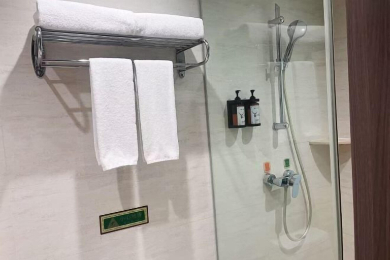 Bathroom 5, Vienna International Hotel (Zhongshan Torch Development Zone, Zhongshan