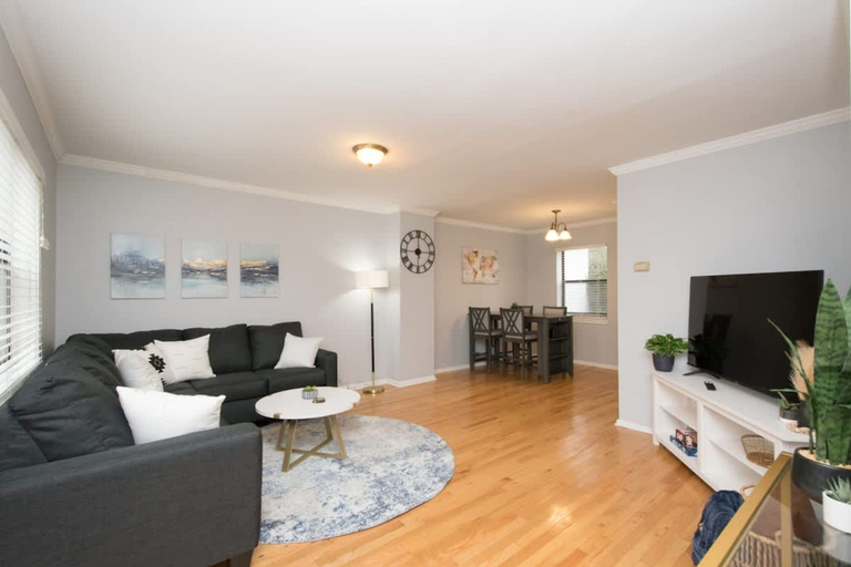 Room 5, Walkable 2BR Condo Near Greenway Mission, Buncombe
