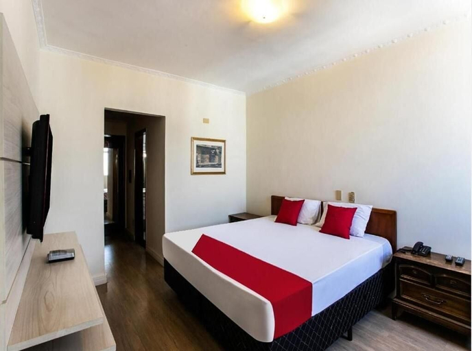 Room 4, Carlton Plaza Americana, Americana